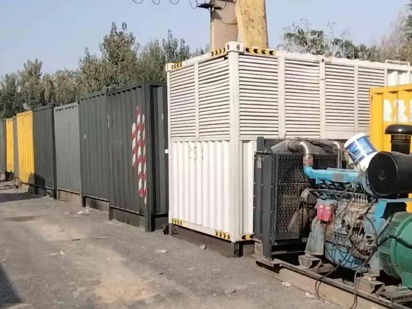 西岗200KW柴油发电机机组每小时油耗是多少？